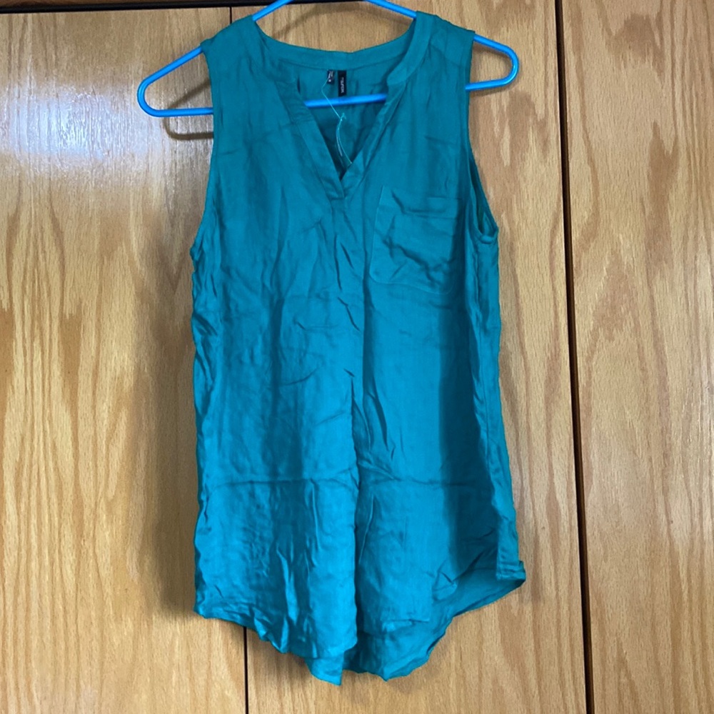 NWT Maurice’s medium green sleeveless top